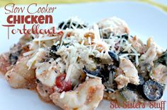 chicken and artichoke pizza on a white plate with the title sun cooker chicken & artichoke