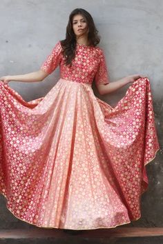 Shop for I am Design Pink Ombre Ikat Print Gown for Women Online at Aza Fashions Peach Traditional Drape Dress With Zari Work, Peach Dress With Zari Work In Traditional Drape, Peach Anarkali Floor-length Dress, Fitted Floor-length Dresses With Digital Print, Traditional Peach Dress With Drape, Designer Peach Floor-length Dress, Silk Anarkali Dress With Digital Print, Designer Peach Dress With Traditional Drape, Pink Digital Print Dress For Festive Occasion