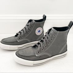 *Rare* New In Box, Converse Mountain Club High Collection High-Top Boot Sneaker Designed By Converse And Based On The Iconic All-Star Classic In Grey With White Soles. Never Worn, Only Tried On In Store When Purchased. + (1) Free Gift Of Your Choice, Find The (2) Free Gift Listings On My Selling Page, View Photos To Pick From 25 Different Gift Options. Cdg Converse, Converse Star Player, Color Converse, Tie Dye Shoes, How To Dye Shoes, Converse Chuck Taylor White, 80s Mens, Black Leather Sneakers, High Top Boots