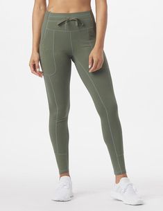 Utility pant meets legging! Pockets and a drawstring waist provide the practical features of pants, while a high waist and compressive fit give it all the qualities of your favorite leggings. Finished with FORMA101™ RIB side panels providing an an intricate textured look. These bottoms are all about fashion, function, and performance! Street Leggings, Cargo Leggings, Tapered Sweatpants, Sports Wear Women, Animal Print Leggings, Color Block Leggings, Athletic Gear, Utility Pants, Blue Leggings