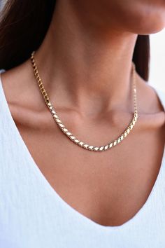 14K Solid Gold Mirrored Link Chain Necklace, Yellow Gold Sequin Chain Pendant, Dainty Shiny Choker Necklace, Fancy Necklace, Gift for Her, Gift for Valentine, Gift for Mom Since all of our products are produced by hand, there may be a deviation of +- 5% in their weight. 8,11 Gr +-%5 - With our 30 years of experience in the gold and jewelry industry, it is a great source of pleasure for us to produce useful jewelry that you can wear with pleasure. - Every woman is special. And all women are more Grad Jewelry, Necklace Fancy, Fancy Necklace, Sparkle Necklace, Clover Earrings, Link Chain Necklace, Gold Sequin, Gold Mirror, Chain Pendant