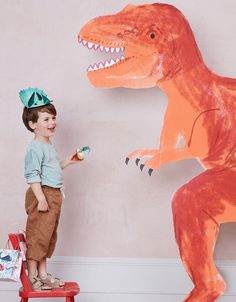 Meri Meri Dinosaur Kingdom Party Bags with twisted paper handles and beautifully illustrated dinosaur design, pack of 8 Dinosaur Party Plates, Dinosaur Party Bags, Costume Dinosaure, Dinosaur Party Supplies, Fairy Tea Parties, Party Girlande, Safari Theme Birthday, Dinosaur Party Favors, Dinosaur Illustration