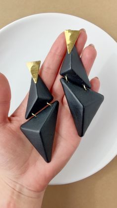 These royal blue, asymmetric mismatched earrings are a truly special piece ofArchirectural Jewelry. Unique Black Pierced Earrings, Unique Black Dangle Plug Earrings, Modern Black Plug Earrings As Gift, Modern Black Drop Plug Earrings, Unique Black Geometric Jewelry, Modern Black Triangle Jewelry, Unique Black Earrings For Evening, Modern Black Geometric Earrings, Fimo Ideas