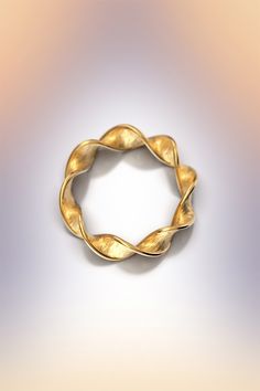 18k yellow gold ring made in Italy, 14k solid gold band. Italian gold ring in 14k or 18k solid gold, twisted gold band, Italian fine jewelry Stackable gold ring made in Italy. Alternative wedding ring available in 18k or 14k solid gold. A beautifully well-crafted wave ring. A solid gold ring with a combination of raw and polished finishes. ❥ Details Band measurements: approx. 5,2 mm wide Material: 14k solid gold , 18 solid gold Color: white gold, yellow gold and rose gold Sizes available: choose Spiral 14k Gold Ring, 14k Gold Spiral Rings, Elegant Gold Spiral Stackable Rings, Twisted 14k Gold Rings With Modern Twist, Modern Twist 14k Gold Twisted Ring, Twisted 14k Gold Ring, Modern Twist Yellow Gold Twisted Stackable Rings, Twisted 14k Yellow Gold Stackable Rings, Modern Twist Gold Round Band