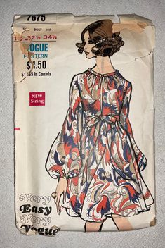 Such a lovely late 60's design from the Very Easy Very Vogue collection. From the envelope:  Misses' One-Piece Dress High-waisted dress with front opening has fitted gathered front bodice and full flared skirt. Full, full-length elasticized sleeves. Self tie belt.  It's a size 10 B. 32.5 W 23 H 33 Back waist length 15.75 The pattern is cut and complete with instruction sheet. It appears that the hem has been cut shorter, but the pieces for it are included, so they could easily be reattached to r Baby Doll Style Dress, Áo Blu, 1960s Vogue, Fashion 60s, Vintage Vogue Sewing Patterns, Mode Retro, Patron Vintage, Vogue Vintage, Fashion 1960s