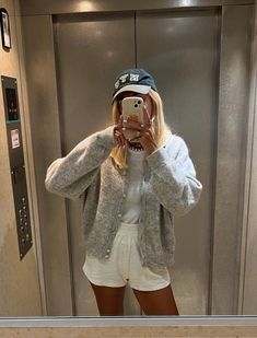 Class Outfits, Look Adidas, Estilo Indie, Skandinavian Fashion, Mode Inspiration, Style Outfits, College Outfits, Spring Summer Outfits, Comfy Outfits