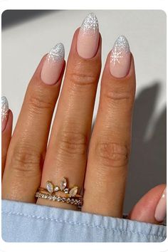 French tips with sparkling snow bring holiday elegance to classy simple Christmas nails. A frosty, festive look that combines sophistication with a hint of winter charm. Winter Acrylic Nails, Snow Nails, Winter Nails Acrylic, Christmas Nails Easy, Almond Nails Designs, Christmas Nails Acrylic, Winter Nail Designs, Acrylic Nails Coffin Short, Silver Nails