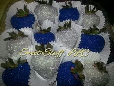 strawberries and chocolate covered strawberries are arranged in a paper plate on a table