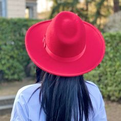 Large brim fedora made with red wool felt. To make this hat, we use a merino wool felt capeline weighing 200 grams. It is a high quality felt that retains the shape of the hat Garnished with a ivory grosgrain ribbon of 2.5 centimeters wide. Elegant fedora for man and woman. The measurements in centimeters are 36 x 34. Brim length 9.5. (These measurements may vary slightly depending on the size of the hat) For its elaboration we only use hoods and capelines of resistant wool felt of very good qua Red Wide Brim Hat For Fall, Red Brimmed Felt Hat For Fall, Red Fedora Felt Hat For Fall, Red Curved Brim Fedora For Winter, Red Fedora For Winter, Red Fedora Winter Hat, Red Wide Brim Fedora For Fall, Red Winter Fedora, Red Brimmed Felt Hat For Winter