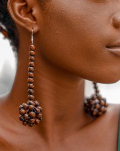 Wooden Bead Earrings, Wooden Bead Jewelry, Recycled Accessories, African Inspired Jewelry, African Bracelets, Earrings Dangling, Beaded Earrings Diy, African Earrings, Diy Earring