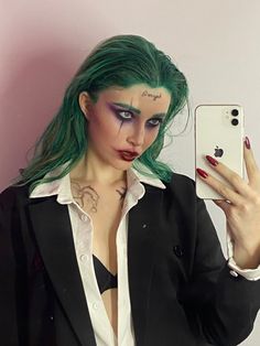 Girls Joker Costume, Joker Make Up Female, Fashing Costumes, Joker Outfit Female, Outfit Carnevale, Halloween Makeup Looks Joker, Halloween Costumes Joker, Joker Girl Costume, Hot Joker Costumes