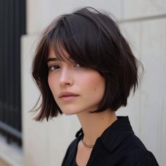 Marion Cotillard Makeup, Short Hair Bangs Hairstyle, Bob With Curtain Fringe, Short Asian Hairstyles, Chin Length Bob With Bangs, Outfit Short Hair, Chin Bob, Bob With Curtain Bangs, Haircut For Big Forehead