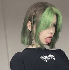 Short Dyed Hair, Green Hair Dye, Semi Permanent Hair Color, Permanent Hair Color, Hair Dye Colors