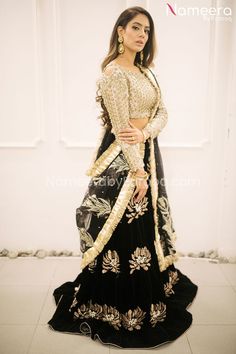 Black Velvet Lehenga, Kashee's Bridal Dresses, Bridal Lounge, Simple Bridal Dresses, Gharara Designs, Pakistani Bridal Lehenga, Pakistani Lehenga, Pakistani Bridal Dress, Nikah Dress