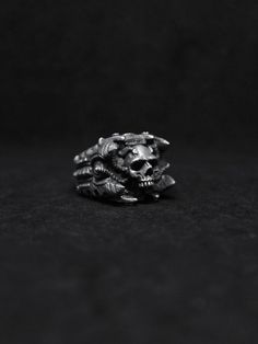 BIONIC SKULL RINGPewter materialShip from Jakarta, Indonesia.standard shipping use DHL Global Mail takes 10 to 15 days.Express Shipping use DHL Express takes 4 to 7 working days.kindly chat me on conversation for any questionThanks for visiting my gallery. Robot Skull, Satanic Jewelry, Beard Rings, Medusa Ring, Pewter Ring, Indian Skull, Handmade Skulls, Rat Fink, Biker Rings