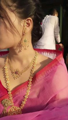 Meitei Tradition Aesthetic, Manipuri Aesthetic, Desi Wedding Outfits, Jewelry With Saree, Manipuri Traditional Dress, Aesthetic Saree Poses, Manipuri Dress, Aesthetic Saree, Desi Jewelry