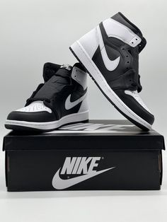 Size 8 Unreleased AIR JORDAN 1 RETRO HIGH OG Black/White Men’s NEW. Condition is New with box. Shipped with USPS Priority Mail. Black White Outfit, Jordan 1 High Og, Shoes Outfit, Air Jordan 1 Retro High Og, Air Jordan 1 Retro High, Air Jordan 1 High, White Men, Air Jordan 1 Retro, Jordan 1 Retro High