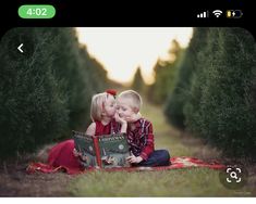 Sibling Christmas Pictures, Christmas Mini Sessions Outdoor, Christmas Photoshoot Kids, Outdoor Christmas Photos, Tree Farm Mini Session