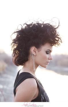 Fashion - Pretty Punk - Amber Shaw Photography - Kali Wengreen - Ellie DeBoe Curly Punk Hairstyles, Punk Hairstyles, Pretty Punk, Rock Hairstyles, Punk Hair, Pinterest Hair, Looks Street Style, Hair Envy