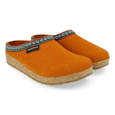 PRICES MAY VARY. ✅ FELT SHAPED UPPER - Durable and breathable felt made from boiled, virgin wool forms to the shape of your feet for long-lasting comfort and wear ✅ ANATOMIC FOOTBED - The comfortable warm footbed of the clogs is anatomically shaped to cushion your steps, contoured latex rubber midsoles topped with wool felt supply cushioning support ✅ HIGH QUALITY OUTSOLE - This great clogs with its solid cork footbed and the water-repellent outsole made of profiled rubber is not only suitable f Comfortable Wool Closed Toe Clogs, Wool Clogs With Rubber Sole And Round Toe, Felt Clogs With Rubber Sole And Round Toe, Wool Clogs With Cushioned Footbed And Round Toe, Winter Felt Slip-on Clogs, Wool Clogs With Round Toe For Winter, Winter Wool Clogs With Round Toe, Comfortable Felt Clogs With Round Toe, Felt Slip-on Clogs With Rubber Sole