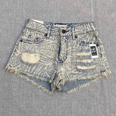 New With Tags Bullhead Distressed Denim Shorts Size 00 Pacsun High Rise Short Zebra Print Light Design Trendy Cotton Jeans For Beach, Trendy Summer Jeans For Vacation, Casual High Rise Jeans For Vacation, Trendy Summer Vacation Jeans, Trendy Summer Beach Jeans, Summer Beach Cotton Jeans, Trendy Beach Jeans For Spring, Trendy Jeans For Beach In Spring, Trendy Jeans For Beach In Spring Season