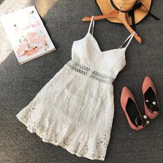 Style: commuting Commuting: Korean version Color: white Korean Blouse, Sleevless Dress, Blouse Ideas, Women Chiffon Blouse, Blouse Summer, White Sundress, Blouse Style, High Waist Dress, White Lace Top