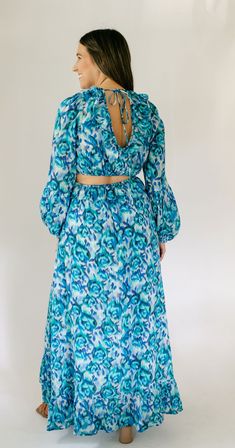 How fun is our Allison Everly Maxi Dress in Floral Haze?! This dress is so pretty and we love the details on it. This dress is sure to make you stand out at any special occasion you have this summer! Fits true to size, Caroline is wearing a size small. She is 5'7 and a size 4 Machine wash on cold