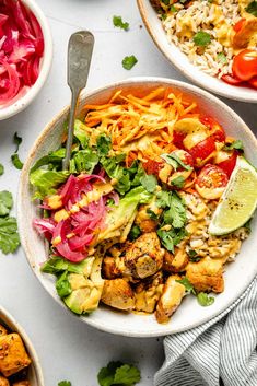 Honey Chipotle Chicken Bowls with the most delicious spicy lime tahini dressing make the perfect meal for a healthy lunch or dinner. All The Healthy Things, Protein Dinners, Chipotle Chicken Bowl, Honey Chipotle Chicken, High Protein Dinner, Chicken Bowls, Healthy Burger, Protein Dinner, Honey Chipotle