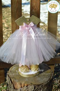 Price Shown is For Each Centerpiece Double sided 5" wide 13 1/2" tall Gold and Silver finish available! Custom Orders are Welcome! All sales are final. No refunds, No exchanges. If you have any questions, please contact me. Thank you for visiting MyCurlyLove! Tutu Baby Shower Centerpiece Tutu Dress Decoration Ballerina Baby Shower Girl Centerpiece Decoration Gold Pink Decoration Silver Baby Shower Ballerina Baby Shower Theme, Pink Baby Shower Centerpieces, Baby Shower Elegante, Baby Bottle Favors, Lavender Baby Showers, Girl Baby Shower Centerpieces, Tutu Baby Shower, Ballerina Baby Showers