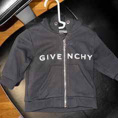 Excellent Condition Givenchy Baby Clothes, Givenchy Shirt, Boy Hoodie, Kids Shirts, 6 Months, Givenchy, Shirts Tops, Black White