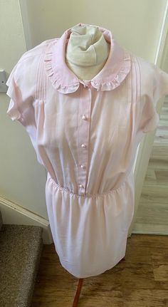 Pretty pale pink ladies classic dress Elasticated waist & buttoned front  Frilly collar 'Jonathan Elliot', made in Australia Size 14 Lovely dress Frilly Collar, Pale Pink Dress, Rose Pale, Fit Ideas, Classic Dress, Lovely Dresses, Dress Clothes For Women, Pale Pink, Pink Dress