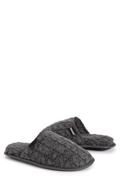 The Gavin is a cozy knit slipper that's lined with a super-soft faux shearling interior you'll adore. Slip-on Faux shearling lining Round toe Mule back Textile upper/faux shearlin (100% polyester) lining/TPR sole Imported Knitted Slippers, Cozy Knit, Mens Slippers, Cozy Knits, Slide Slipper, Mule, Nordstrom Rack, Heather Grey, Slippers