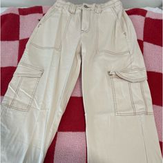 Never Worn No Tears Or Stains Size Small Non-stretch Solid Cotton Cargo Pants, Cream Cotton Cargo Pants With Pockets, Cream Relaxed Fit Cotton Cargo Pants, Cream Cotton Cargo Bottoms, Non-stretch Khaki Cargo Pants With Side Pockets, No Brand, Cream White, Cargo Pants, Pant Jumpsuit