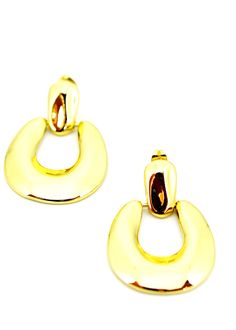 Indulge in the timeless elegance of our Gold Plated Statement Earrings. Crafted with a lustrous gold plating, these post back earrings are designed to make a sophisticated statement. With a length of 1.5 inches and width of 1 inch, they are the perfect accessory to add a touch of luxury to any outfit. Gold Classic Clip-on Plug Earrings, Elegant Gold-tone Plug Earrings, Classic Metal Drop Clip-on Earrings, Elegant Gold Clip-on Plug Earrings, Classic Metal Clip-on Earrings With Plating, Classic Gold-tone Drop Clip-on Earrings, Classic Metal Plug Earrings For Formal Occasions, Classic Metal Plug Earrings For Formal Wear, Classic Gold-tone Metal Earrings