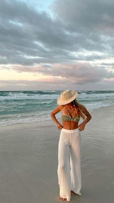 Chic Beach Outfit, Bali Outfit, European Beach, Cancun Outfits, 20 Outfits, Outfits For Mexico, Outfits For Summer, Hawaii Outfits