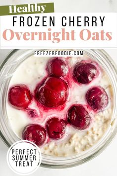 Frozen cherry overnight oats on white background Overnight Oats Healthy Clean Eating, Healthy Breakfast Idea, Healthy Toast, Overnight Recipes