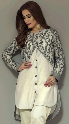 Nikkah Dress, Frock Fashion, Pakistani Dresses Casual, Salwar Kamiz, Casual Wear Dress, Dress Design Patterns, Kurti Designs Party Wear, Sleeves Designs For Dresses, Simple Pakistani Dresses