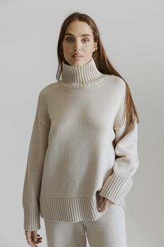 Phoebe Turtleneck Sweater Fall Knits, Modern Womens Fashion, Fall Knitting, Turtleneck Pullover, Hip Style, Fall Winter Wardrobe, Fall Capsule Wardrobe, Oversize Knit, Knit Turtleneck Sweater