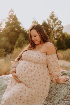 This fall maternity session in the Southern California mountains showcases warm autumn colors and golden hour lighting. The stunning mountain views create the perfect backdrop for outdoor maternity photography, ideal for capturing natural, serene moments. Perfect for fall and nature-loving moms! Book Leia for your southern california mountain session at leiacaldwellphotography.com Golden Hour Lighting, Outdoor Maternity Photography