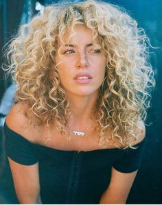 Ideas Haircut, Blonde Curly Hair, Curly Bangs, Colored Curly Hair, Haircut Curly, Curly Hair Inspiration, Permed Hairstyles, Curly Hair Cuts, Short Curly Hair