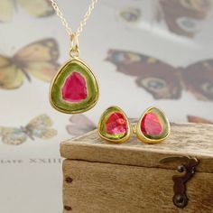 Watermelon Tourmaline Birthstone Gold Jewellery Set - This breathtaking jewellery set has an impressive combined carat weight of 8.8 carats of rare Watermelon Tourmaline, encased in subtle 18k gold vermeil settings. #Embersjewellery #Jewellery #Valentine #Valentinesday #PersonalisedGift #ForHer Gold Jewellery Set, Festive Jewellery, Disco Wedding, Matching Jewellery, Moon Party, Gemstone Collection, Gold Jewelry Sets, Tourmaline Jewelry