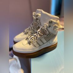 Size 7.5 Icy Park Boots, Only Worn A Hand Full Of Times, Comes With Original Box And Dust Bag. Matching Outfit In My Closet! Park Boots, Sleek Boots, Adidas X Ivy Park, Boots White, Matching Outfit, Ivy Park, Adidas X, Matching Outfits, Woman Colour