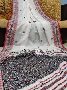 Simple Saree Designs, Khadi Saree, Simple Sarees, Jamdani Saree, Sari Fabric, Up Book, Cotton Sarees, Saree With Blouse, Saree Styles