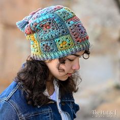 Cape Au Crochet, Boho Granny Square, Slouch Hat Crochet Pattern, Granny Square Hat, Granny Square Haken, Beanie Hat Pattern, Crochet Cape, Confection Au Crochet, Bonnet Crochet