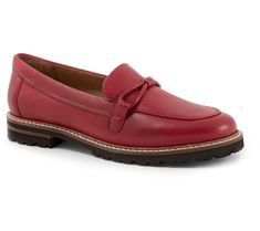 Glide along in streamlined comfort wearing these classic loafers outfitted with a cloud-soft cushioned footbed to keep you going all day. From Trotters. Lug Loafers, Classic Loafers, Comfort Wear, Loafers For Women, Leather Loafers, Fashion Shoes, Oxford, Loafers, My Style