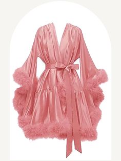 Offrez-vous le luxe avec notre robe en fourrure de plumes et en satin. Ce peignoir est confectionné avec de délicates plumes d'autruche pour une sensation somptueuse. Parfait pour se détendre ou ajouter une touche de glamour à toute occasion. Mesh Robe With Fur, Silk Robe With Feathers, Fluffy Silk Robe, Silk Pjamamas, Dressing Gowns Robe, Silk Dressing Gown Aesthetic, Pink Silk Robe Aesthetic, Fancy Robes With Fur, Silk Bathrobe Aesthetic