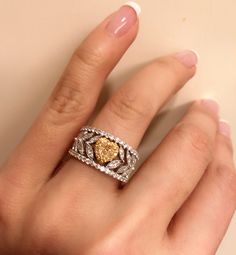 Engagement Ring Gold Indian, Heart Shape Diamond Ring Design, Heart Shape Ring Design Gold, Diamond Ring Indian, Heart Shape Diamond Ring, Heart Shaped Wedding Rings, Heart Shaped Diamond Ring, Fancy Diamond Ring