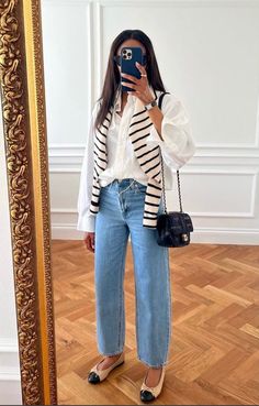 Winter Trendy Outfits, Striped Sweater Outfit, Flats Outfit, Europe Outfits, Elegante Casual