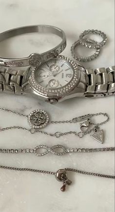 Silver Jewelry Aesthetic Bracelet, Silver Watch Aesthetic, Silver Necklace Aesthetic, Silver Jewellery Aesthetic, Chunky Silver Jewellery, Silver Jewlery, Preppy Jewelry, Pretty Jewelry Necklaces