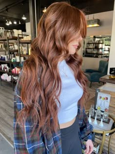 Ashy Auburn Balayage, Fall Cooper Hair Color, Light Brown Hair Chocolate, Copper Balayage Strawberry Blonde, Red Hair Fall 2023, Shades Of Red Brown Hair, Cowboy Red Hair With Blonde, Natural Red Hair With Brown Lowlights, Different Shades Of Red Hair Color